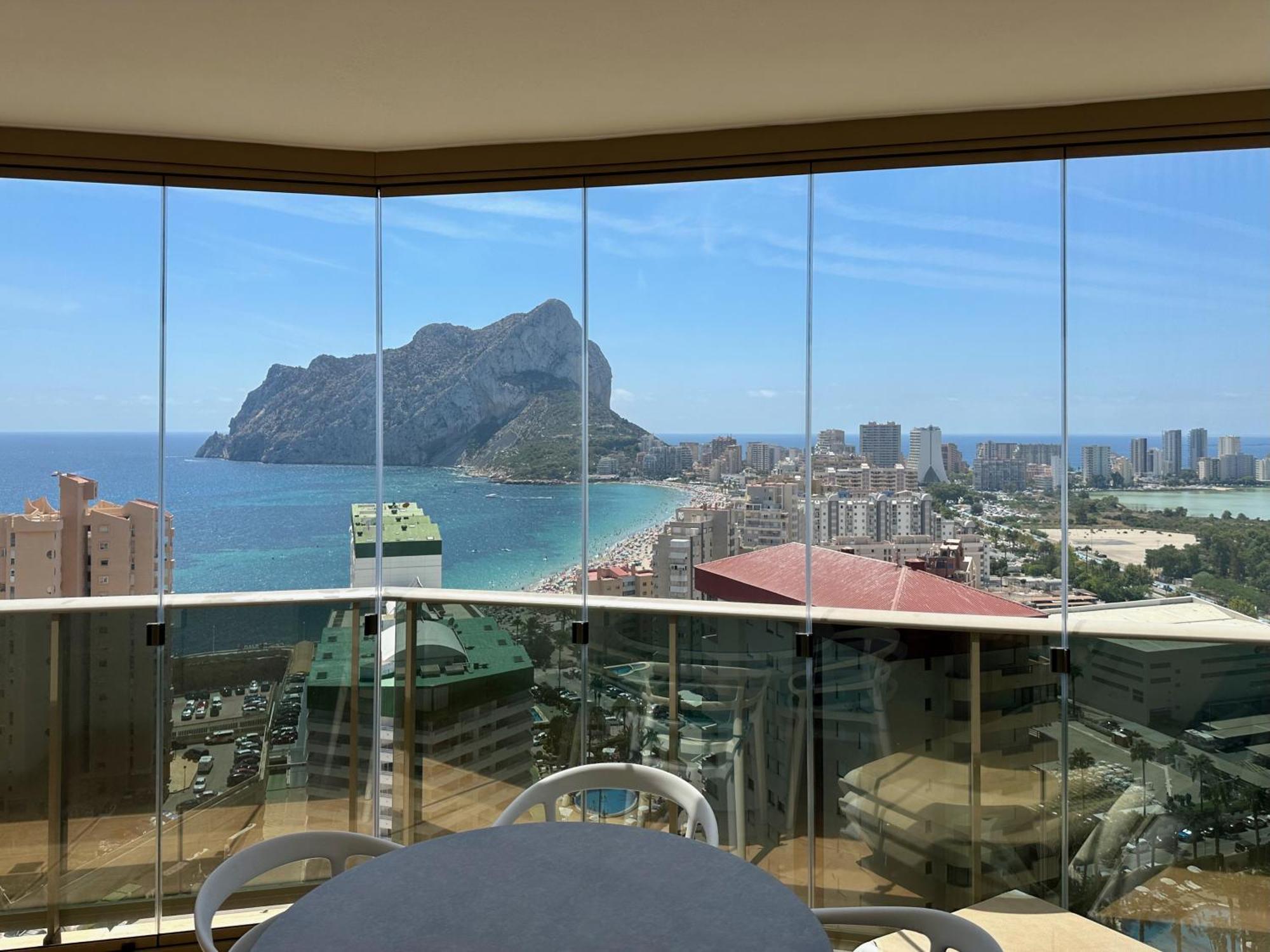 Clubrent - Esmeralda Suites 21º Piso Кальпе Экстерьер фото
